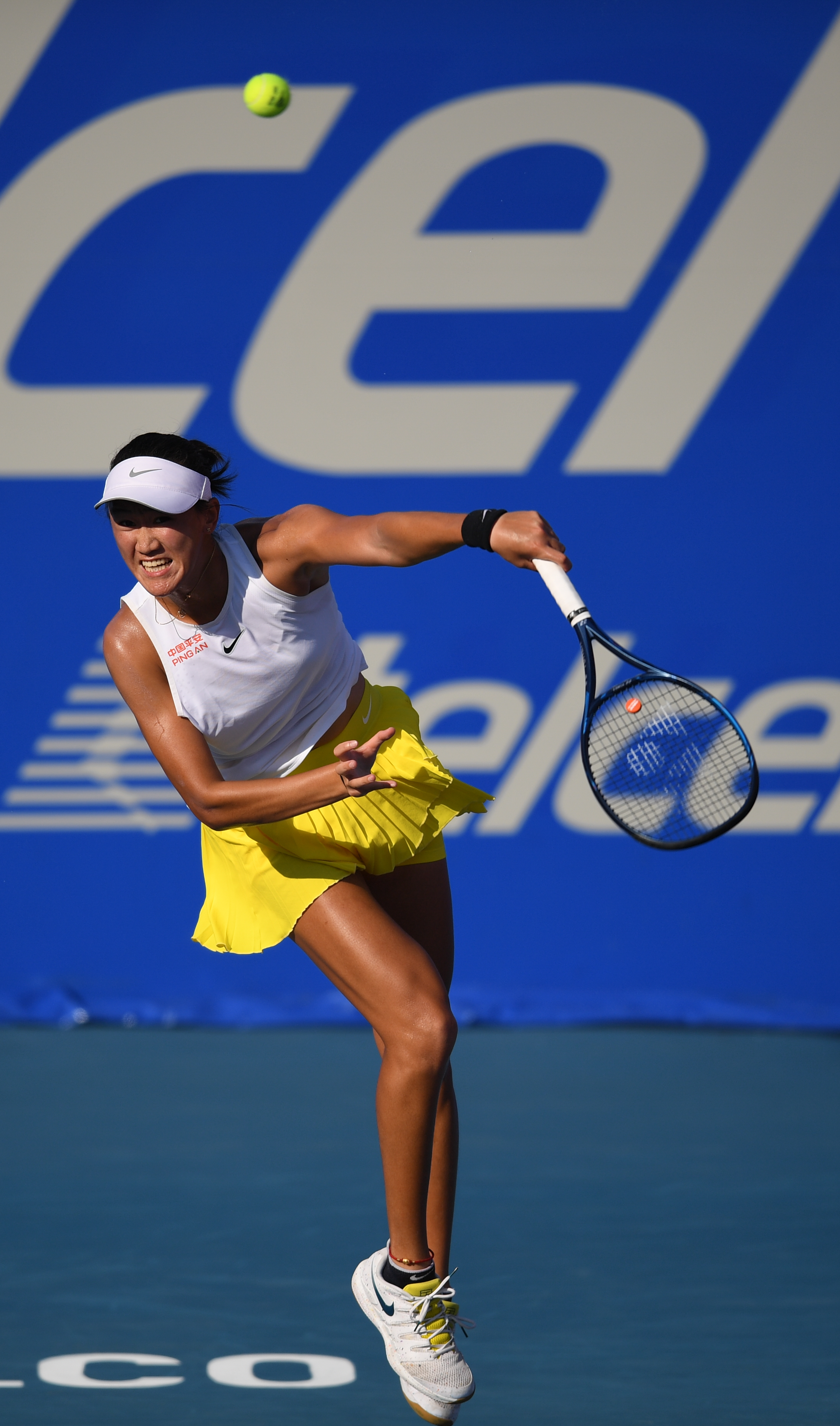 拉试图摆脱 拉试图摆脱