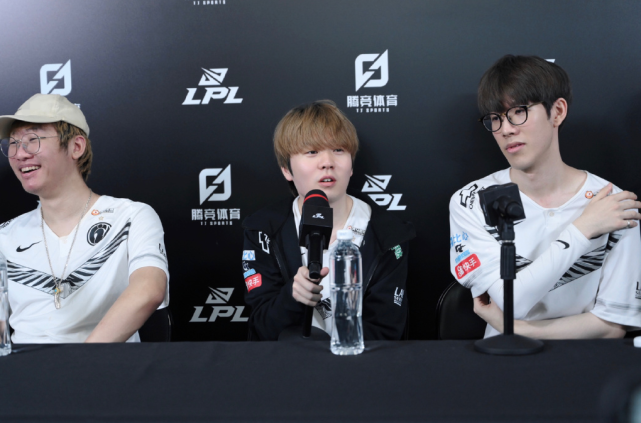 他的存在 他的存在