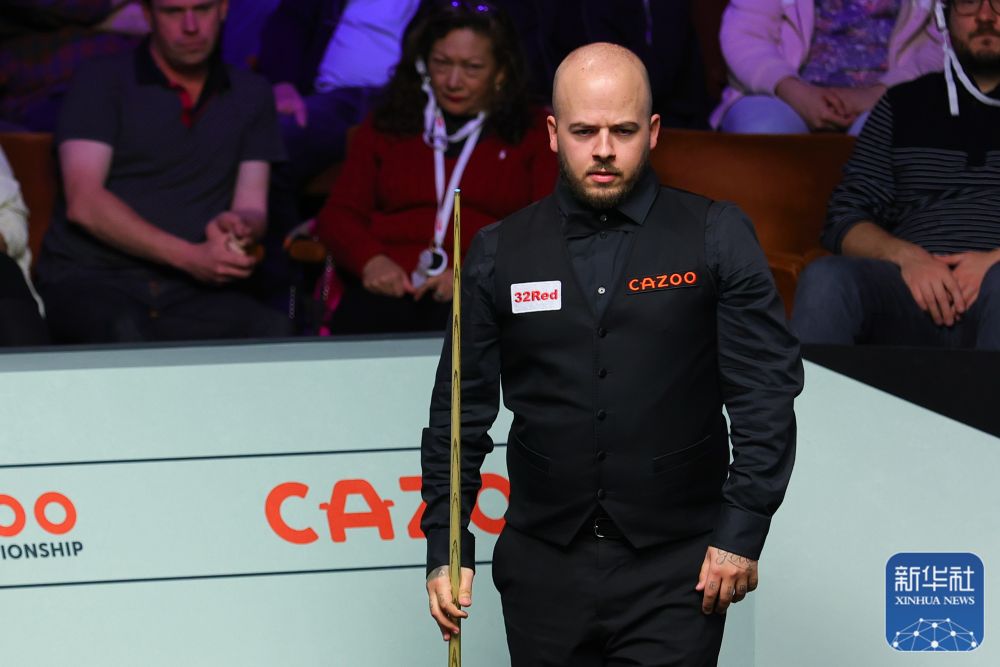 在与日本选 在与日本选