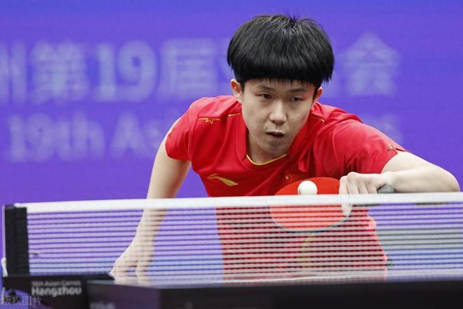 育的佼佼者 育的佼佼者