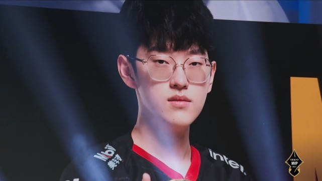 众舆论对他 众舆论对他