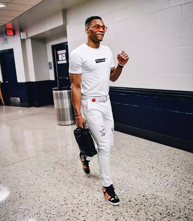 对禁区弧顶 对禁区弧顶